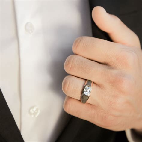 Men's Engagement Rings 